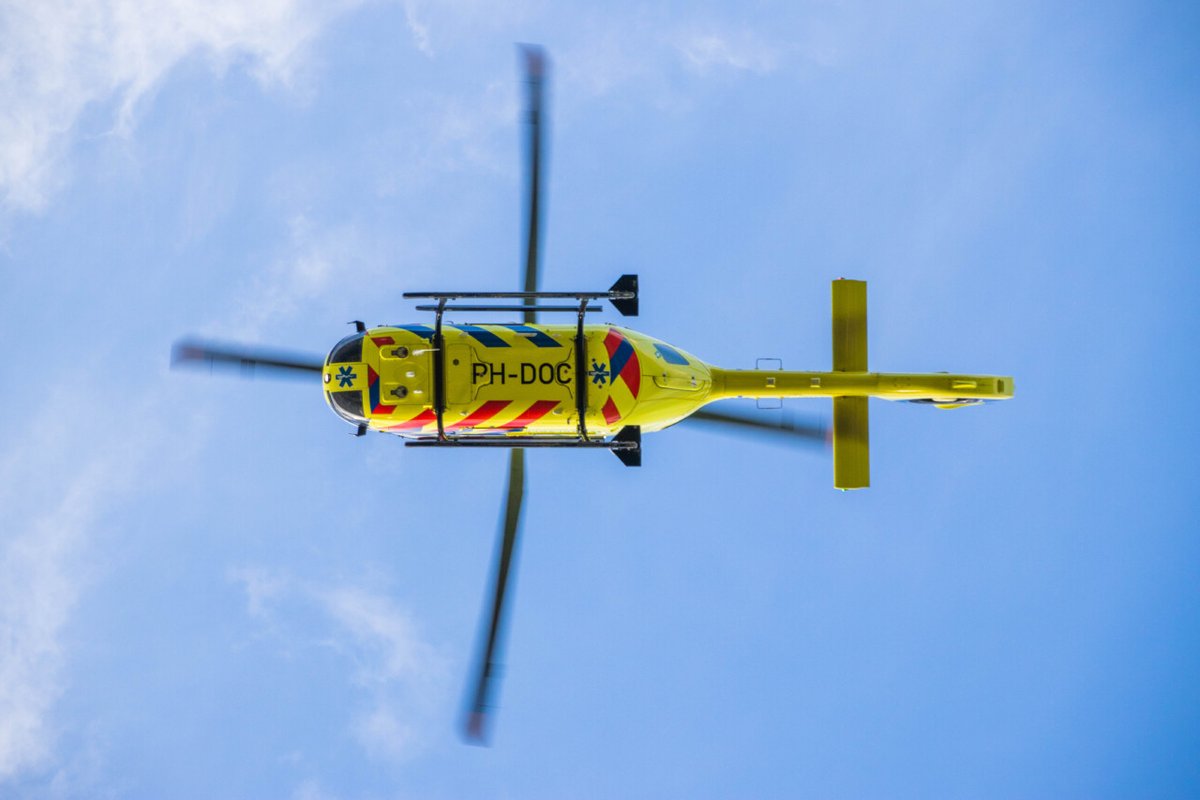17-jarige fietsster ernstig gewond na verkeersongeval Delfzijl - #Groningen -..