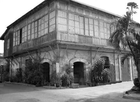 & so they created a hybrid of house structures influenced by antillean architecture (wc was more resilient to typhoons) + european aesthetics. They brought that aesthetics in the Phils wc the pinoys filipinized on their own. Here’s a sample of an antillean house from vigan
