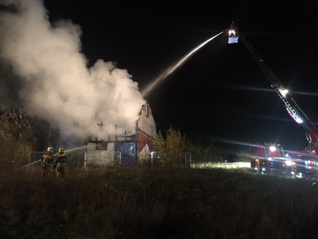 AvonFireRescue's tweet photo. 🚨 Crews mobilised to fire in derelict building in Yatton, read the full report https://t.co/6VGss4r4qZ 🚨 https://t.co/NhecavhtmF