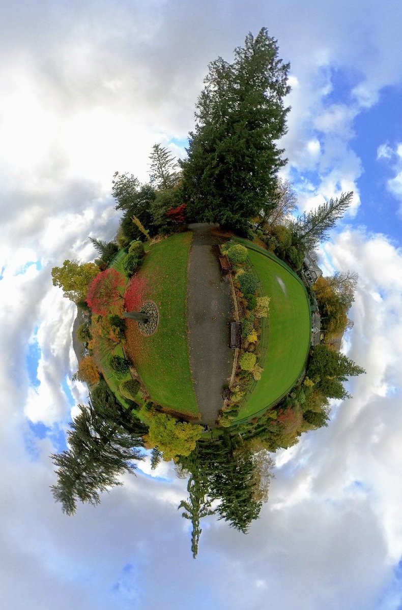 Slightly different viewing perspective of Keswick's park's in our autumnal season. <a href="/LakesTrees/">LakesTrees</a>