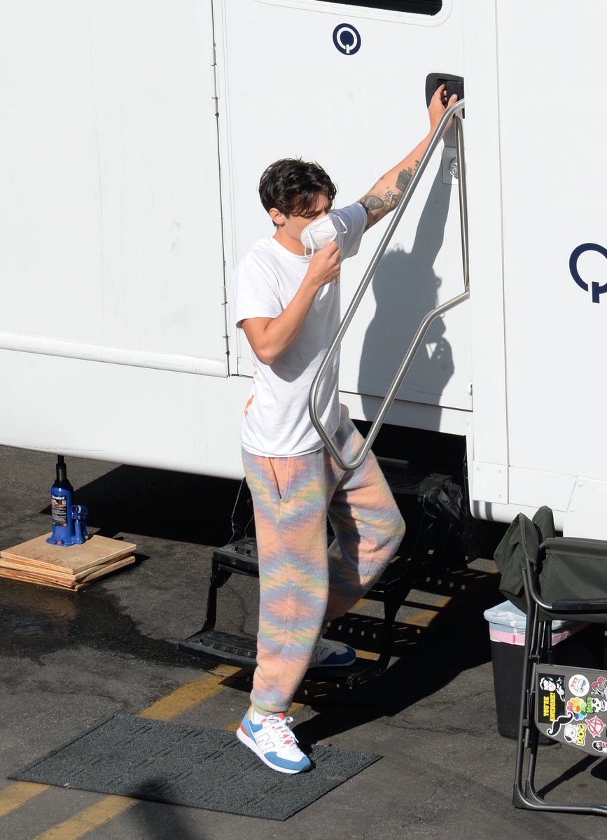 justkindharry's tweet photo. ESTÁ PRECIOSO CON ESE PELO https://t.co/CofT25nLrS