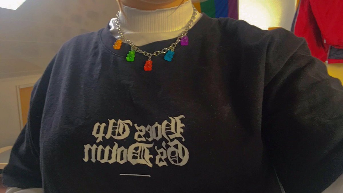 idadrinkswine's tweet photo. @ShirinDavid #HUGD went 🏳️🌈💅🏼🥰 https://t.co/qGpEiayhYh