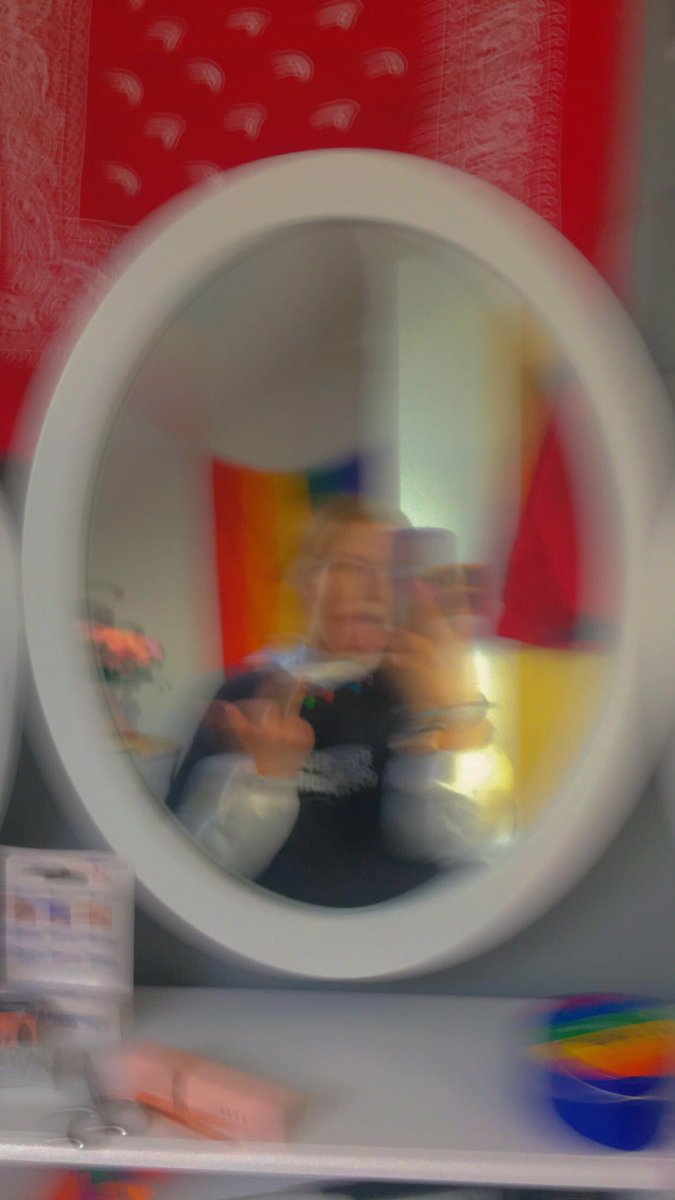 idadrinkswine's tweet photo. @ShirinDavid #HUGD went 🏳️🌈💅🏼🥰 https://t.co/qGpEiayhYh