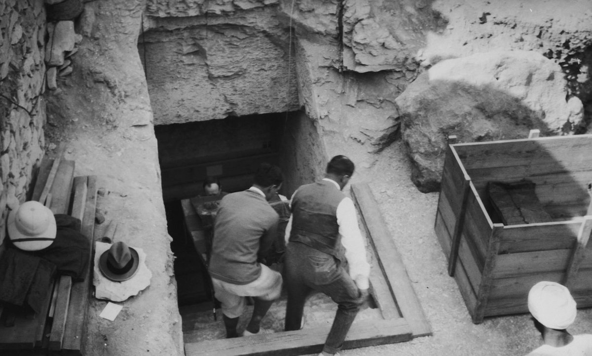 SkyArte's tweet image. Nel 1922 l’egittologo britannico #HowardCarter scoprì la tomba di #Tutankhamon: un tesoro straordinario rimasto sepolto per secoli. Questo pomeriggio alle 17.25 con «Tutankhamon e la tomba del tesoro segreto», scopriamo la storia del tesoro del faraone!