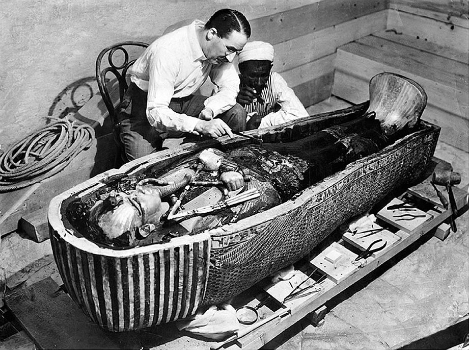 SkyArte's tweet image. Nel 1922 l’egittologo britannico #HowardCarter scoprì la tomba di #Tutankhamon: un tesoro straordinario rimasto sepolto per secoli. Questo pomeriggio alle 17.25 con «Tutankhamon e la tomba del tesoro segreto», scopriamo la storia del tesoro del faraone!