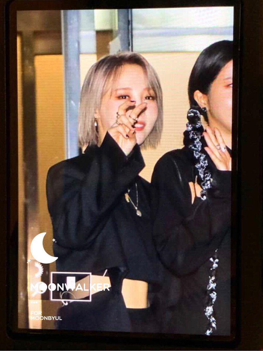 201103

#MAMAMOO #MOONBYUL
#마마무 #문별 
#문별이 #玟星 #文星伊