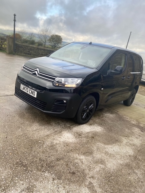 UKRestoration's tweet photo. Due to the current circumstances with Covid-19 procuring a new vehicle has been incredibly difficult but over the past 2 months, we have managed to purchase 3 new vehicles. #newvan #ukrestorationservices #businessgrowth #citroen #workforce #workvehicles #vauxhall #renault https://t.co/dzyjETwkaq