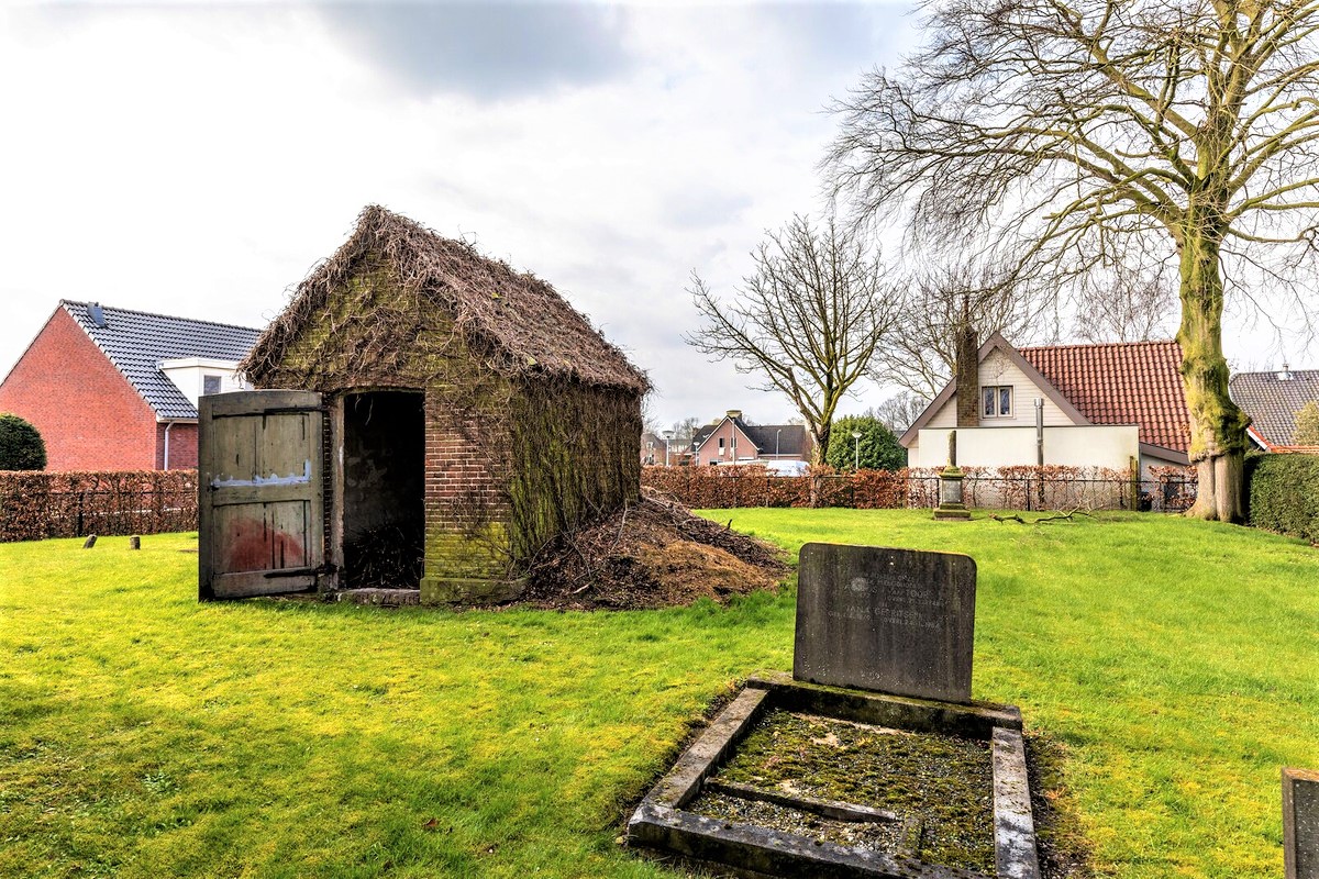 fieggentrio's tweet photo. Altforst https://t.co/SGuILc8gxq
Altforst is een dorp in de gemeente #WestMaasenWaal, in #Gelderland.
De gemeente West Maas en Waal is ontstaan in 1984 na de herindeling van de gemeenten Appeltern, Dreumel ....
#Altforst #travel #tourism #dorp #village #Nederland #Netherlands https://t.co/5cUliJgAdm