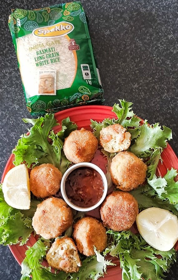 FrancisJessemy's tweet photo. Shrimp Arancini is a family favorite. I grew up in a household who believed in not wasting food, so my Mom used to make another meal from leftovers. This is one of her favorites to make. 1 cup leftover @SpekkoSA basmati cooked leftover rice #cookingwithheart #Spekko https://t.co/210m4mULCy