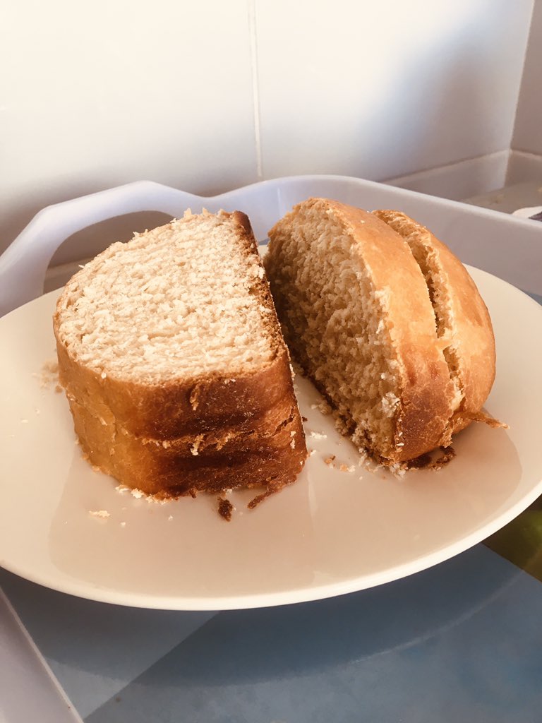 kriscot_kitchen's tweet photo. On today’s episode of playing around the kitchen😀
Did I hear you say whole bread? Oh yes 👌🏻
Tag a foodie and bread lover to see🍞🥪
#Abujaplug #AbujaTwitterCommunity #baker #Bread #chef #abujabusiness #kriscotkitchen https://t.co/1gj2JMv4sa