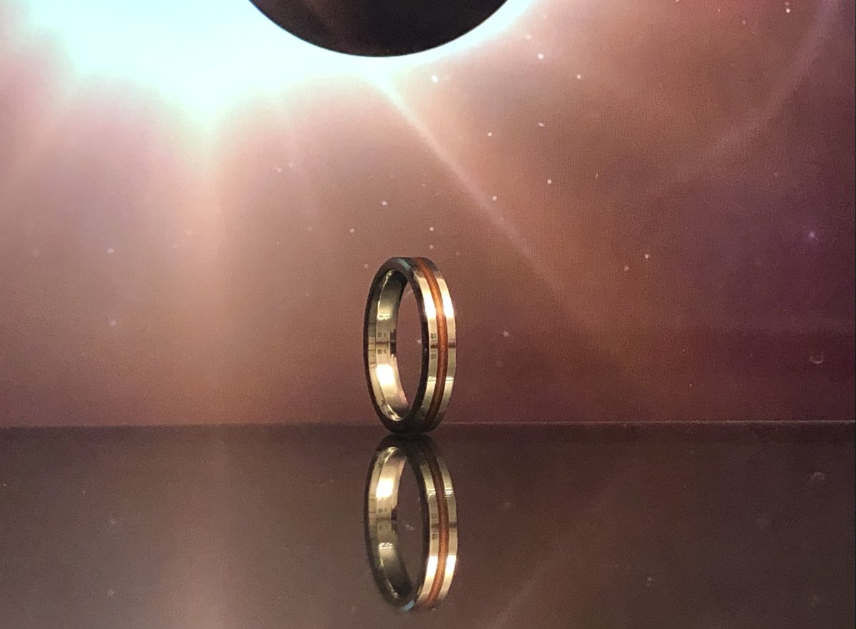 RingsOfEden's tweet photo. A custom request. 

4mm wide stainless steel with a 1mm Metallic Burnt Red inlay. 

#ringmaker #metallic #sparkle #red #ring #rings #jewelrymaker #ringmaking #jewelry #ringmaterial #handmade #weddingrings #metalart #ironjewelry #metaljewelry #spaceart #spacejewelry #loversgift https://t.co/jUXTsVH9Lf
