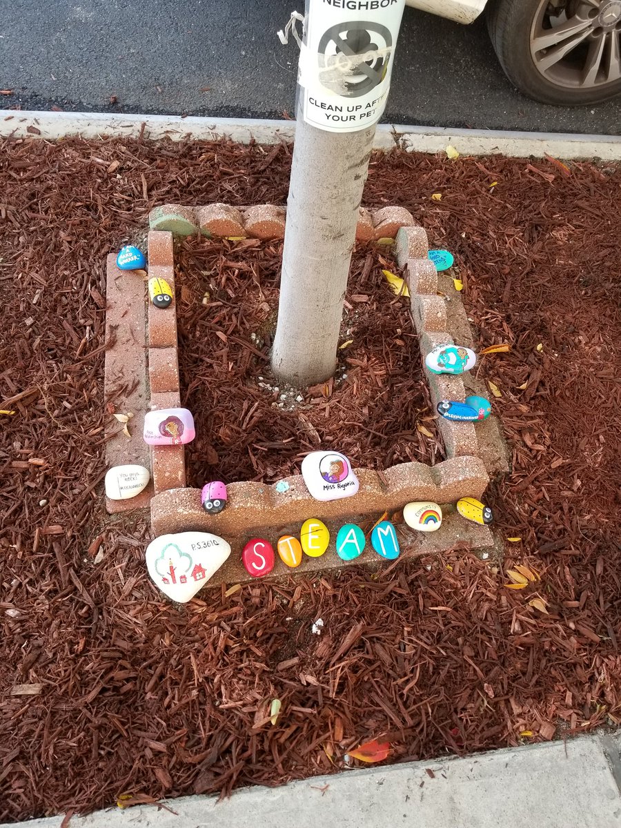 MsHassan361Q's tweet photo. It was such a pleasure seeing my student leyla and her mom today making the front of our school looking very beautiful with very creative stones. It really made my day🥰. Thank you leyla 💗 @LeylaLunaROCKS @PS361Q https://t.co/y1EHbThDqK