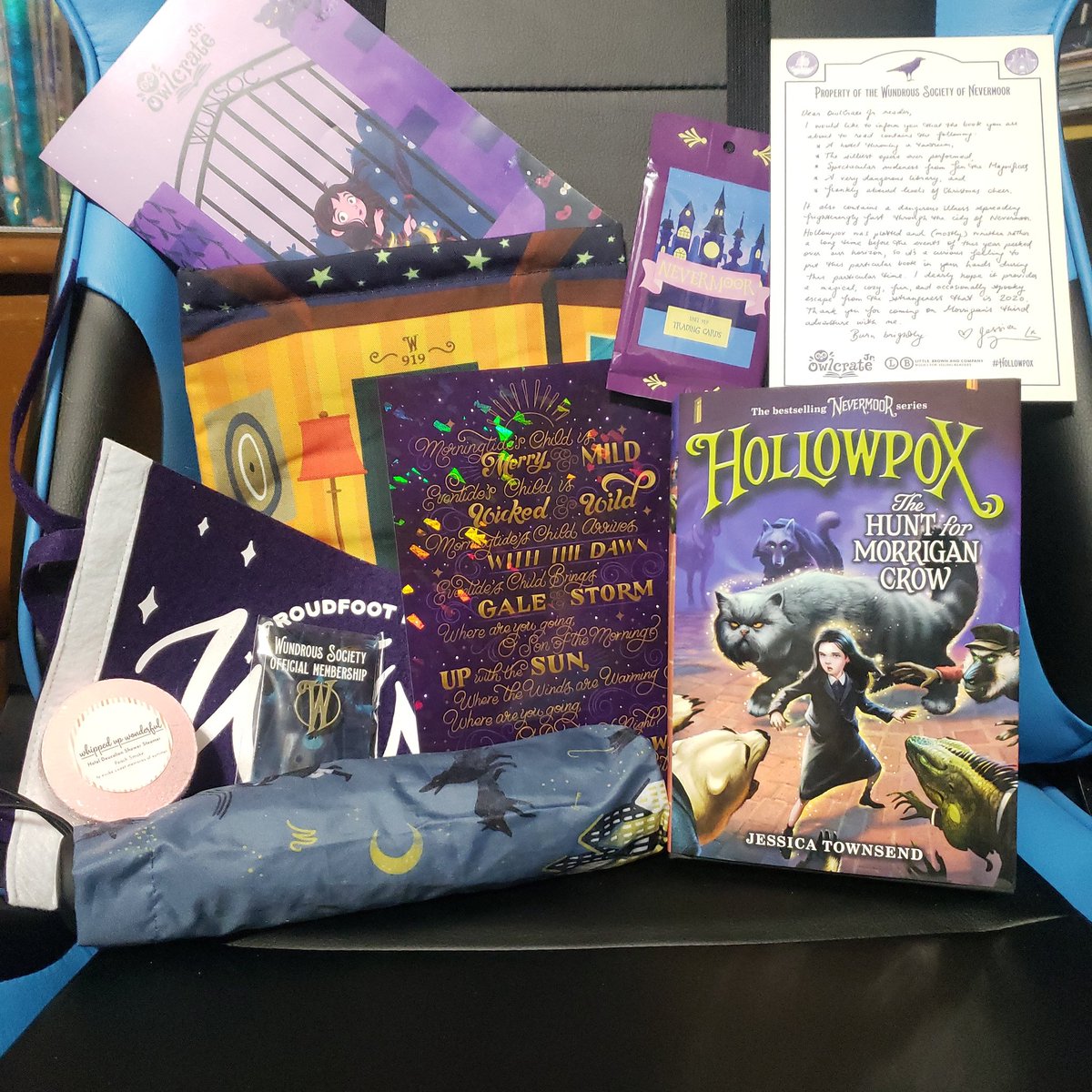 ksheawes's tweet photo. The third book Nevermoor book, HOLLOWPOX by @digressica, came out and @owlcratejr had a special edition box based around it. Everything in this box is beautiful and I'm SO EXCITED to enjoy this book! 😍😍😍
#books #middlegradebooks #Nevermoor #MorriganCrow #KidLit #notsponsored https://t.co/TKoJiXMgsf