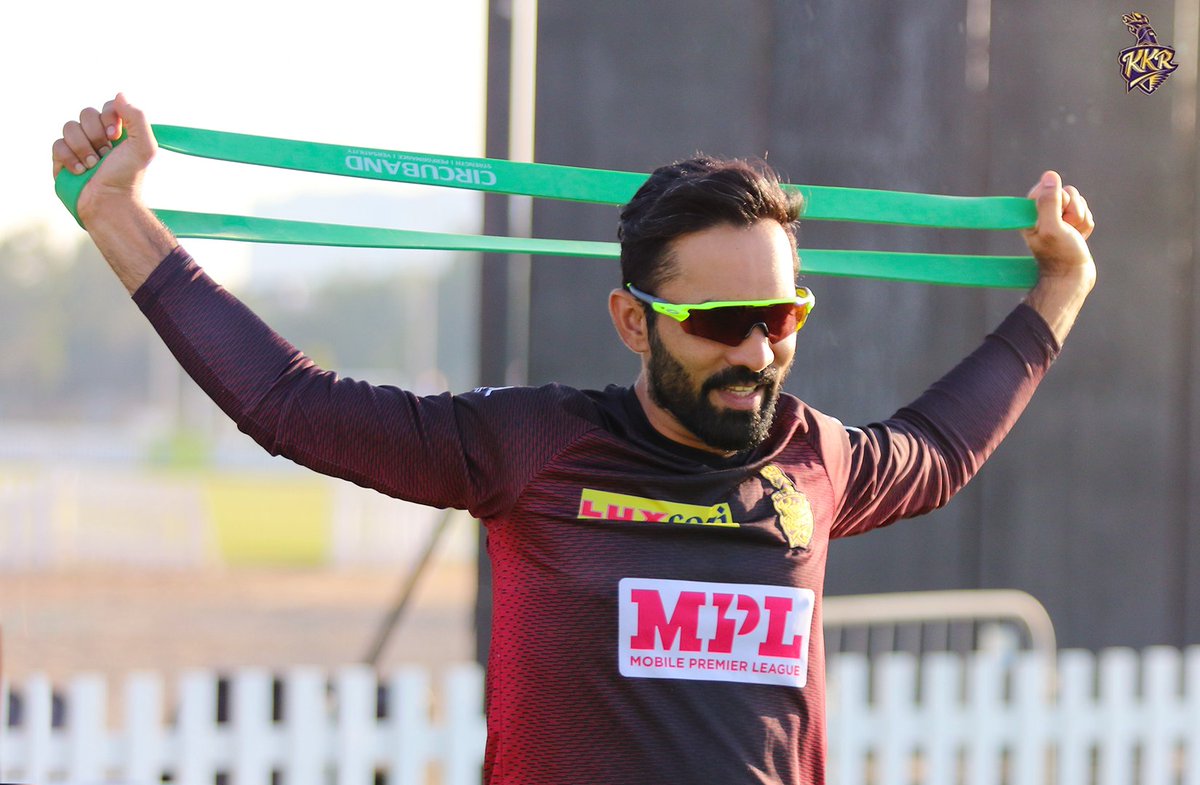 KKRiders's tweet photo. Stretching those arms for #InfiniteReach! 😉
@DineshKarthik #KKRHaiTaiyaar #Dream11IPL https://t.co/4qkpziEMJq