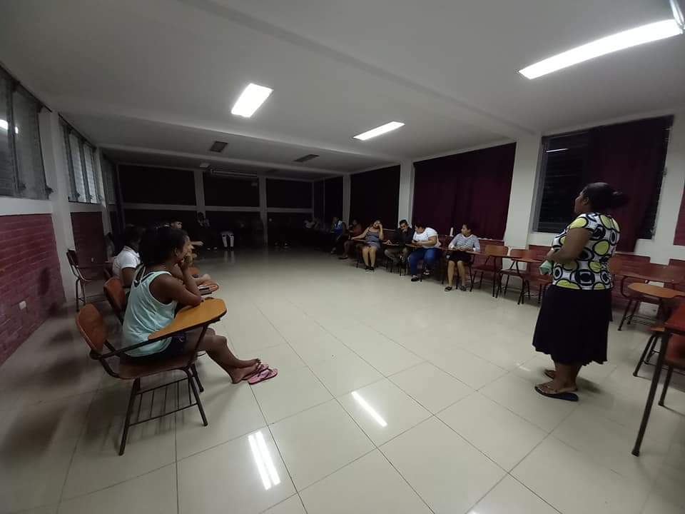 Estudiantes de la Costa Caribe que residen en la UNAN LEÓN se unen en oración por los pueblos del Caribe, ante la presencia del #HuracánEta en el territorio nacional.