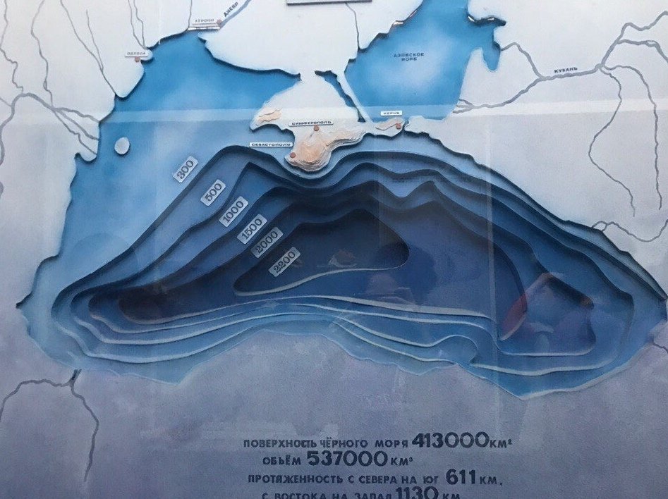 Карта глубин Чёрного моря. Немного напоминает карьер

#ЧёрноеМоре
#фактыотрусланароссо
