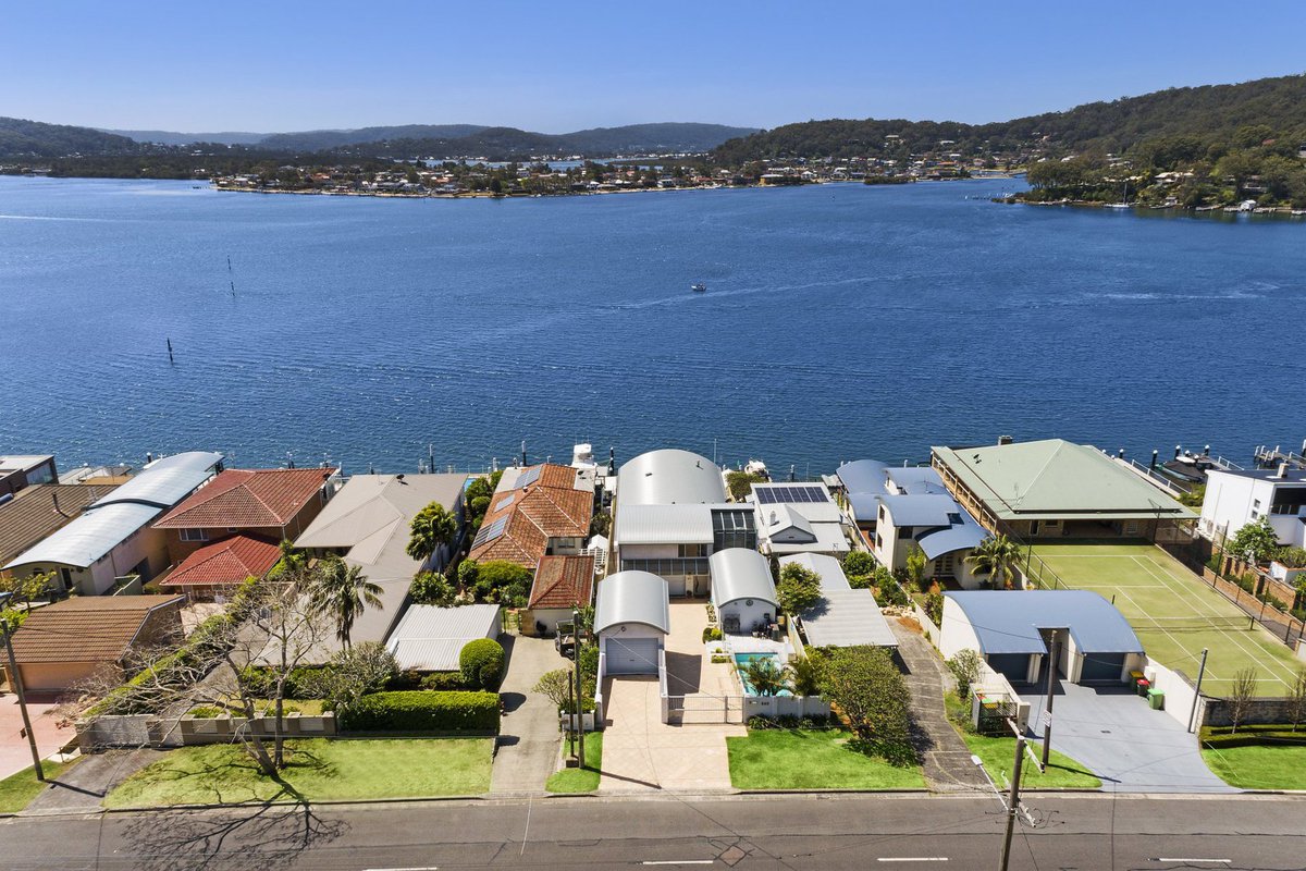 wiseberry_re's tweet photo. Located in one of the Central Coast’s most sought after deep waterfront streets “Orange Grove Rd” is this impressive architecturally designed residence boasting 6 bedrooms that has been designed and built to perfection. 😍 https://t.co/mpTaiRhVP6 https://t.co/oNooNNgdgY