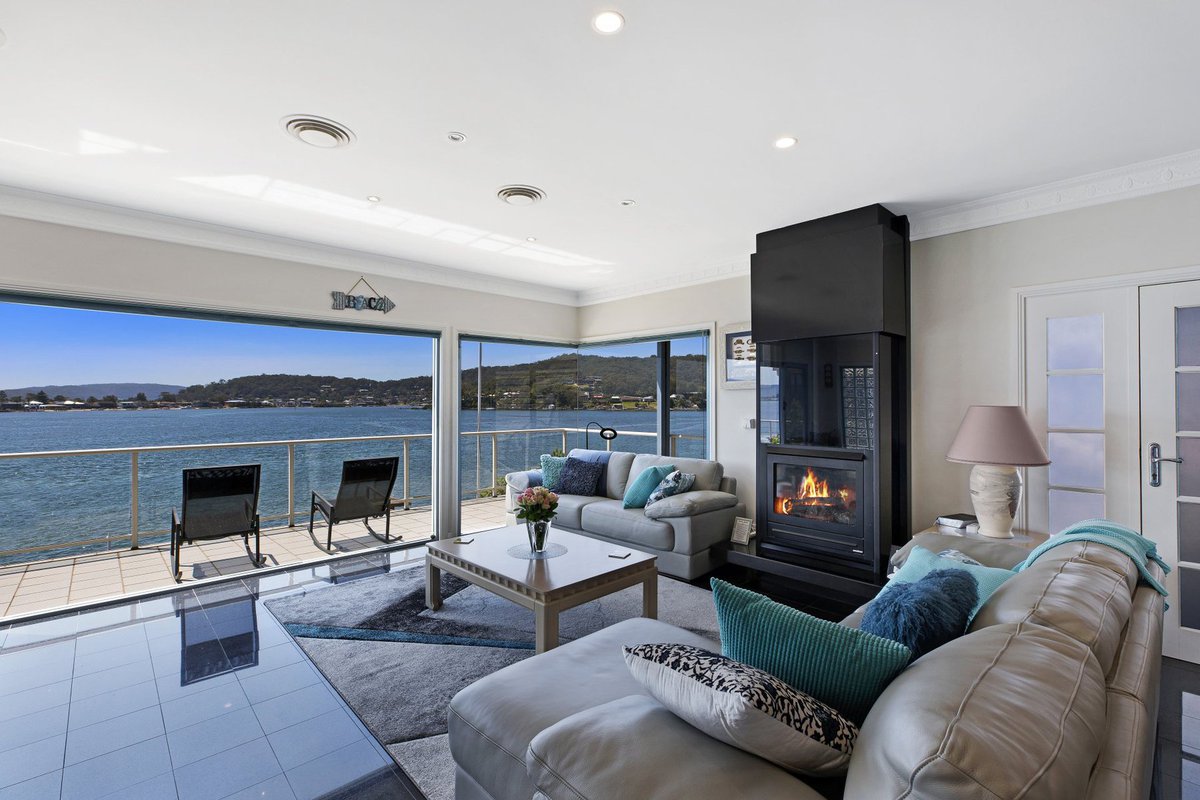wiseberry_re's tweet photo. Located in one of the Central Coast’s most sought after deep waterfront streets “Orange Grove Rd” is this impressive architecturally designed residence boasting 6 bedrooms that has been designed and built to perfection. 😍 https://t.co/mpTaiRhVP6 https://t.co/oNooNNgdgY
