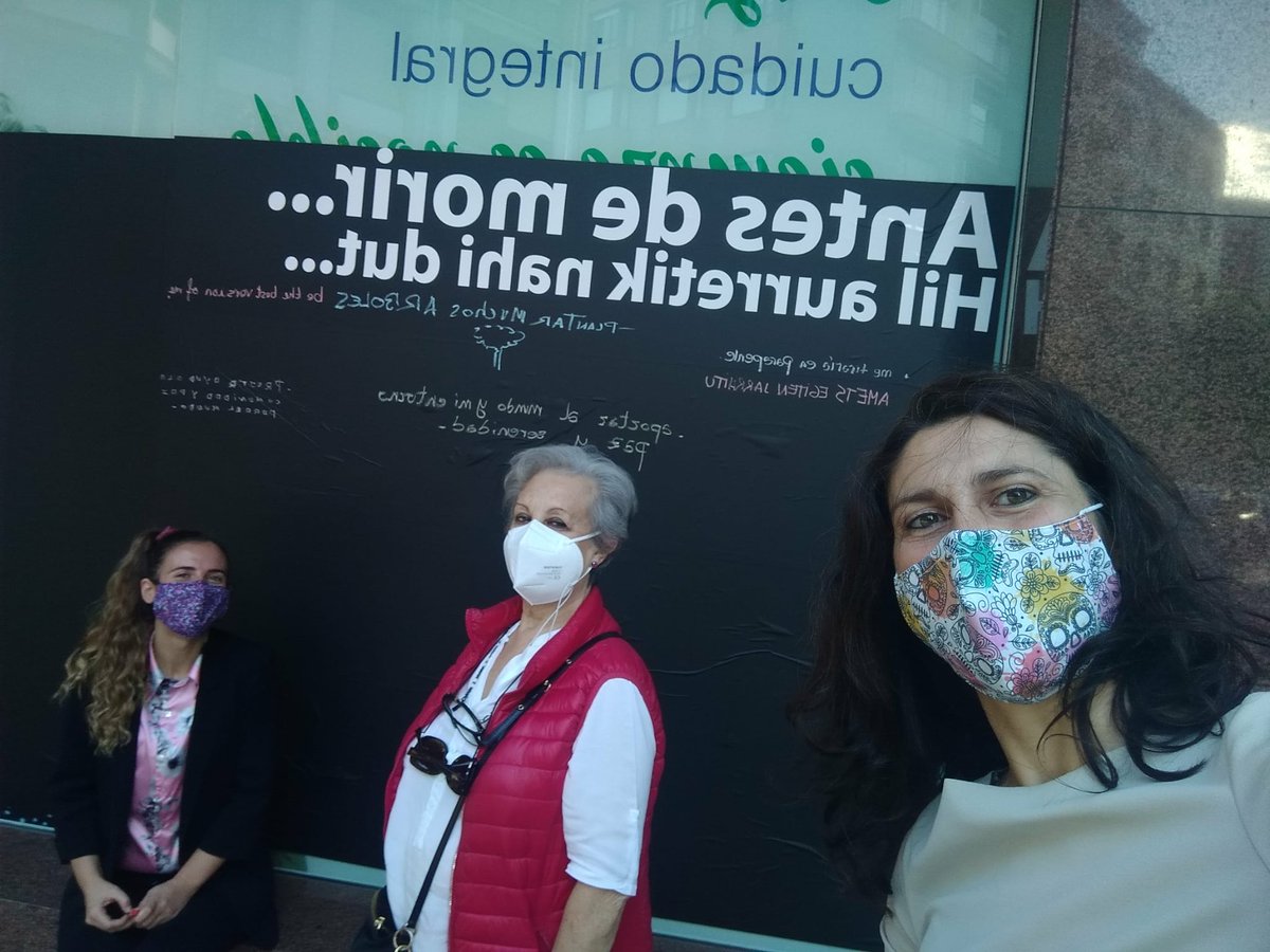 naomihasson1's tweet photo. Seguimos construyendo @EuskadiLagunkoi 
@GetxoZurekin @doble_sonrisa 
@ubikare
#dandovidaalamuerte #beforeidieproject 
#comunidadescompasivas
#compassionatecommunities https://t.co/kKbXT0W6hT