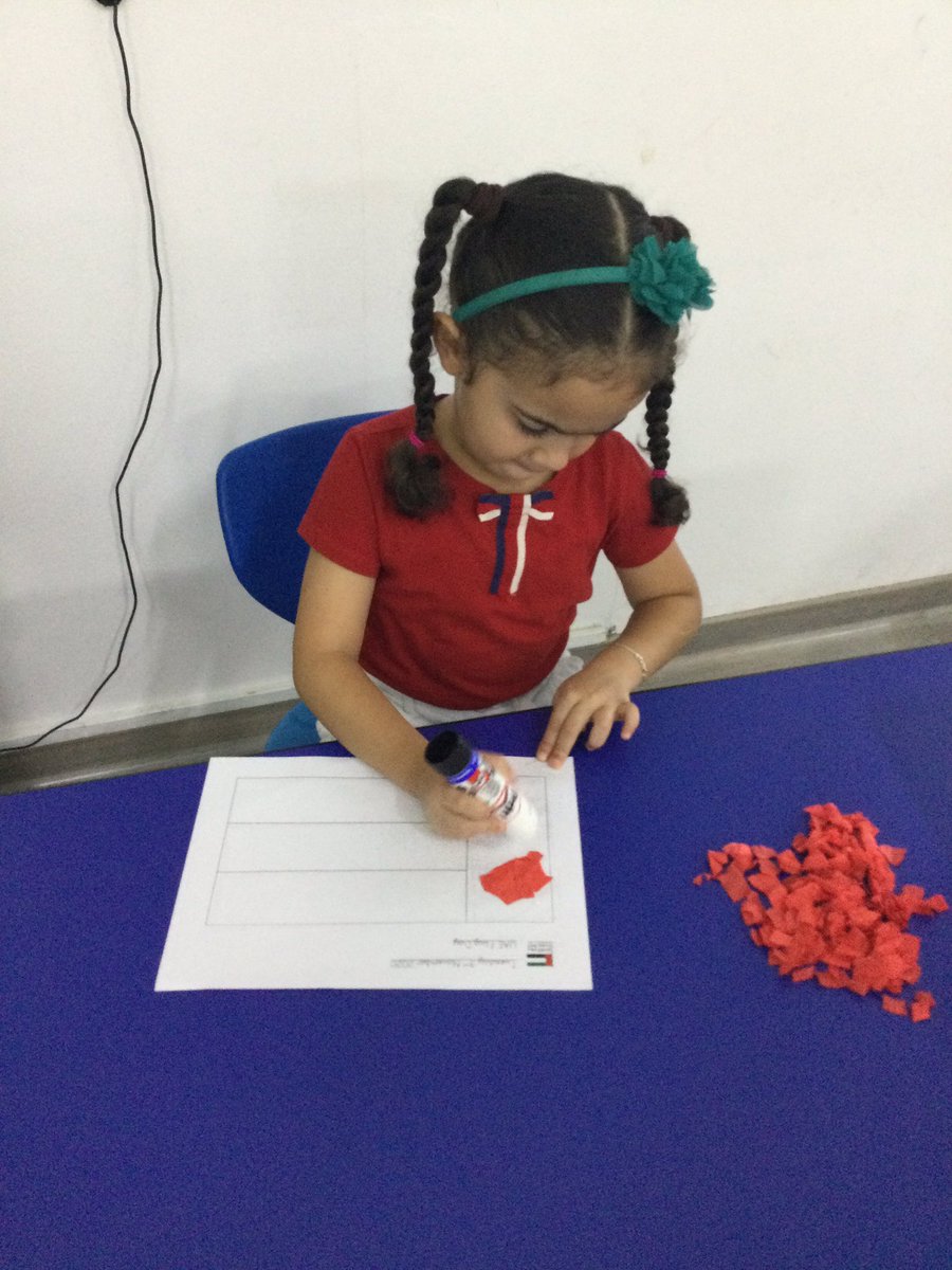 WPS_Year1's tweet image. In Year 1, we have worn the colours of the flag for #UAE2020FlagDay and made our own flags! How will you be celebrating UAE flag day? Is there a different way we can decorate our flags? #WPSSocialStudies #WPSremotelearning @WPS_Dubai