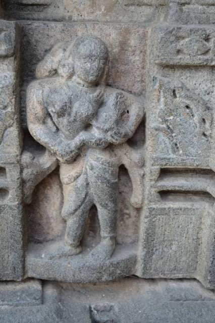 surendrapalsin3's tweet photo. #Devsingh #Ramsingh,both mighty brothers of the #PawarTribe of the #RajputClan, were staying in this temple when they were on their way to plunder Sonj (Tal.Malegaon) in 1498 AD.This time there was a conflict between the two brothers for some reason
@RituGup2425 @SwarnalataChak4 https://t.co/OFTx9snF11
