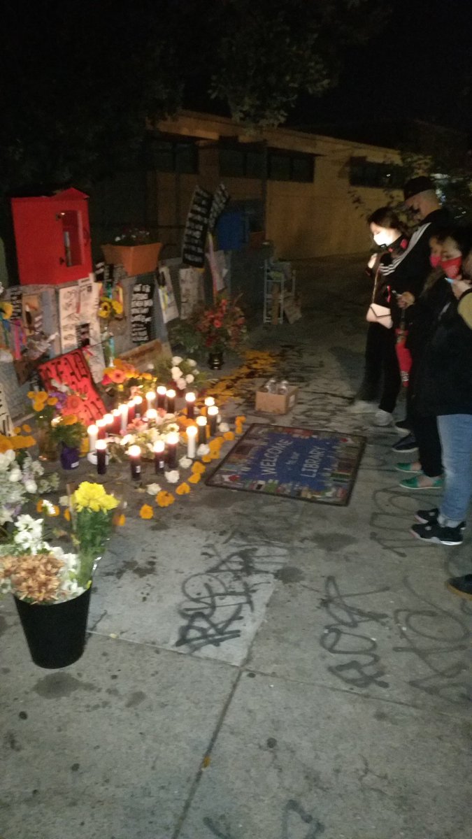 ProfVariant's tweet photo. What a beautiful gathering to #Vote4Sean, the community sharing grief with the Monterrosa family through live music from Luna Lliamo & Diana Gameros, powerful words, delicious tamales, and #SeanMonterrosa in the wind. We will not rest after the election. We demand @Justice4Sean https://t.co/Yre2hGOm3W