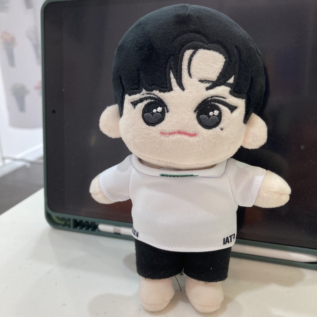 hot2789_'s tweet photo. 혁옵 없어서 미니빛혀니가 대신 착장😆
빛혀니 솜뚱이인가봉가 좀끼이는거같은 ? ㅋㅋㅋㅋㅋㅋ그래도 귀여우면 장땡!🤣🤣
@35_boutique 이쁜옷 잘받았습니다😍🥰 https://t.co/siIBxHc7Mn