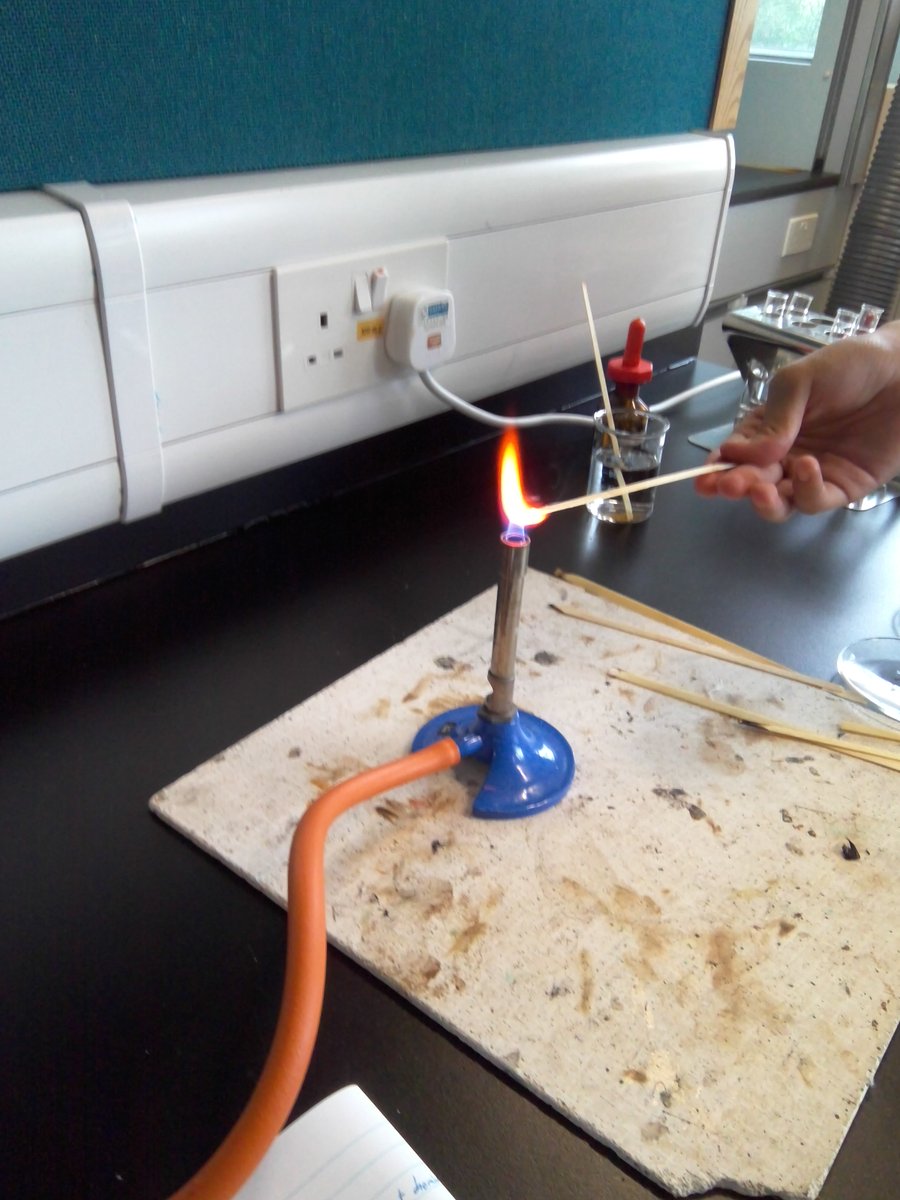 Y8 doing the metal ion flame tests. Will they be able to identify the samples by the colour?
#sciEd