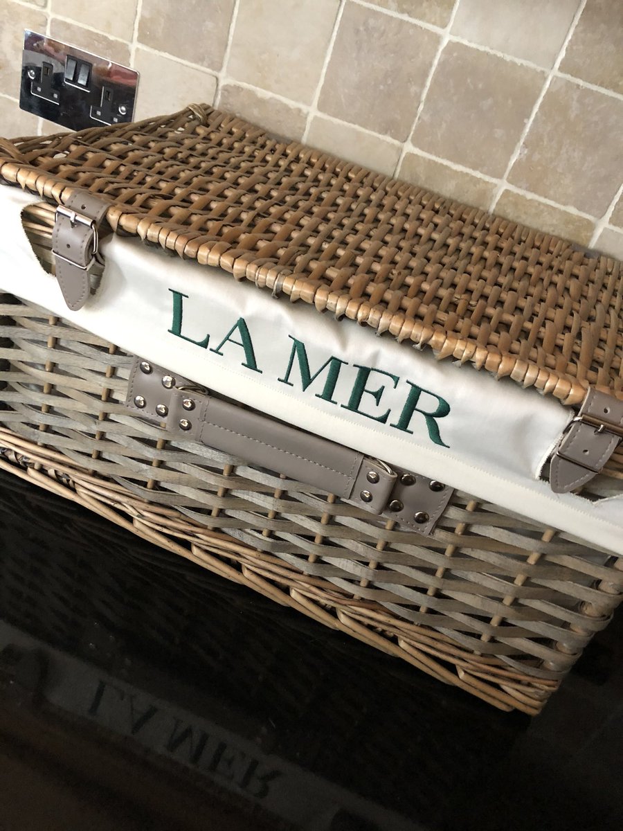 Tattoos4clothes's tweet photo. Embroidered hamper liners for #embroidery #embroideryart #embroiderydesign #embroidered #logo #skincare #makeup #beauty #christmas #hampers #instagood #instadaily #smallbusiness #localbusiness #tattoosforclothes https://t.co/4jJcRAkDzr