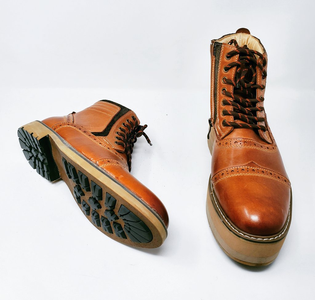 shoe_drop's tweet photo. Happy costumer. Able to use his boots these fall. Special orthopedic lift https://t.co/TkDdwYwFHG