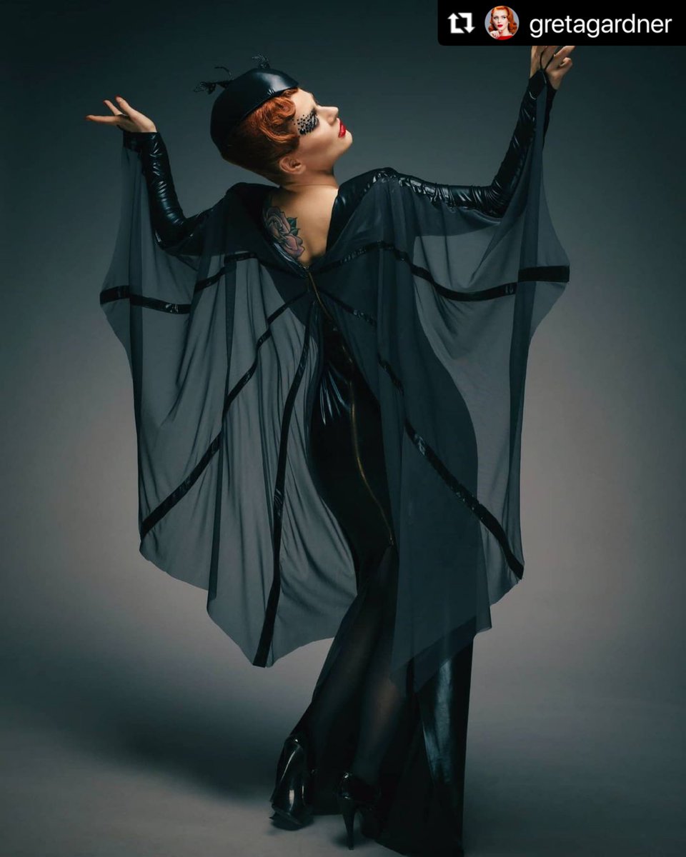 TheRubberdom's tweet photo. #Repost @gretagardner 
・・・
Happy Samhain Darlings 🌹

Bella Lugosi's is a woman 🦇

@ninamakeupartistzg 💄
@vilovic.photography 📸
@tatyadesign 👗 

#halloween #goth #bat #batcave #vintage #retro #blackdress #fashion #couture #batdress #vampire #studio #canonphotography https://t.co/z9PVQ4VcBp