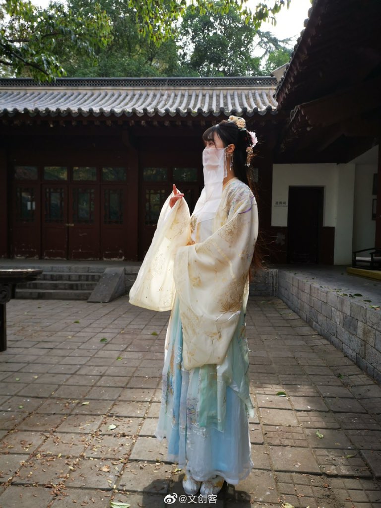 eveisme51's tweet photo. #Korea_hanbok_challege 
#hanfu_challenge
#汉服挑战 
#漢服チャレンジ 
#한푸_도전
cr https://t.co/HkG5ppMYEC https://t.co/wfhV0e74Pc