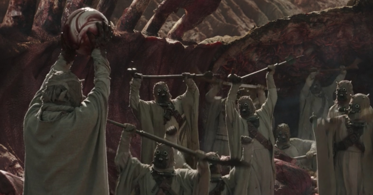  #TheMandalorian  Let's finish this thread!One more thing about the Krayt Dragon: the Pearl is nothing new. Every KotOR player will remember it, but they were introduced in books almost a decade earlier.(And a little more about the dragon:  https://twitter.com/EckhartsLadder/status/1323388777381986304)