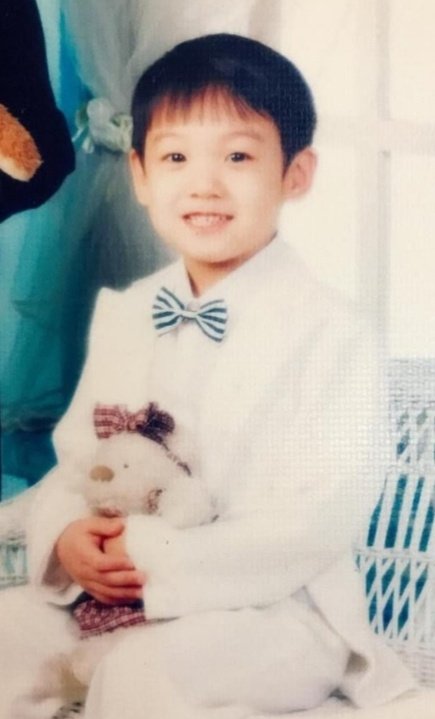 Sunnyjk27's tweet photo. Mr and Mrs Jeon 😆🤣 Just found this picture in my gallery ... 
#NepARMYsARSD #ARSD #ARMYSeIcaDay https://t.co/PXJhZu4mhF