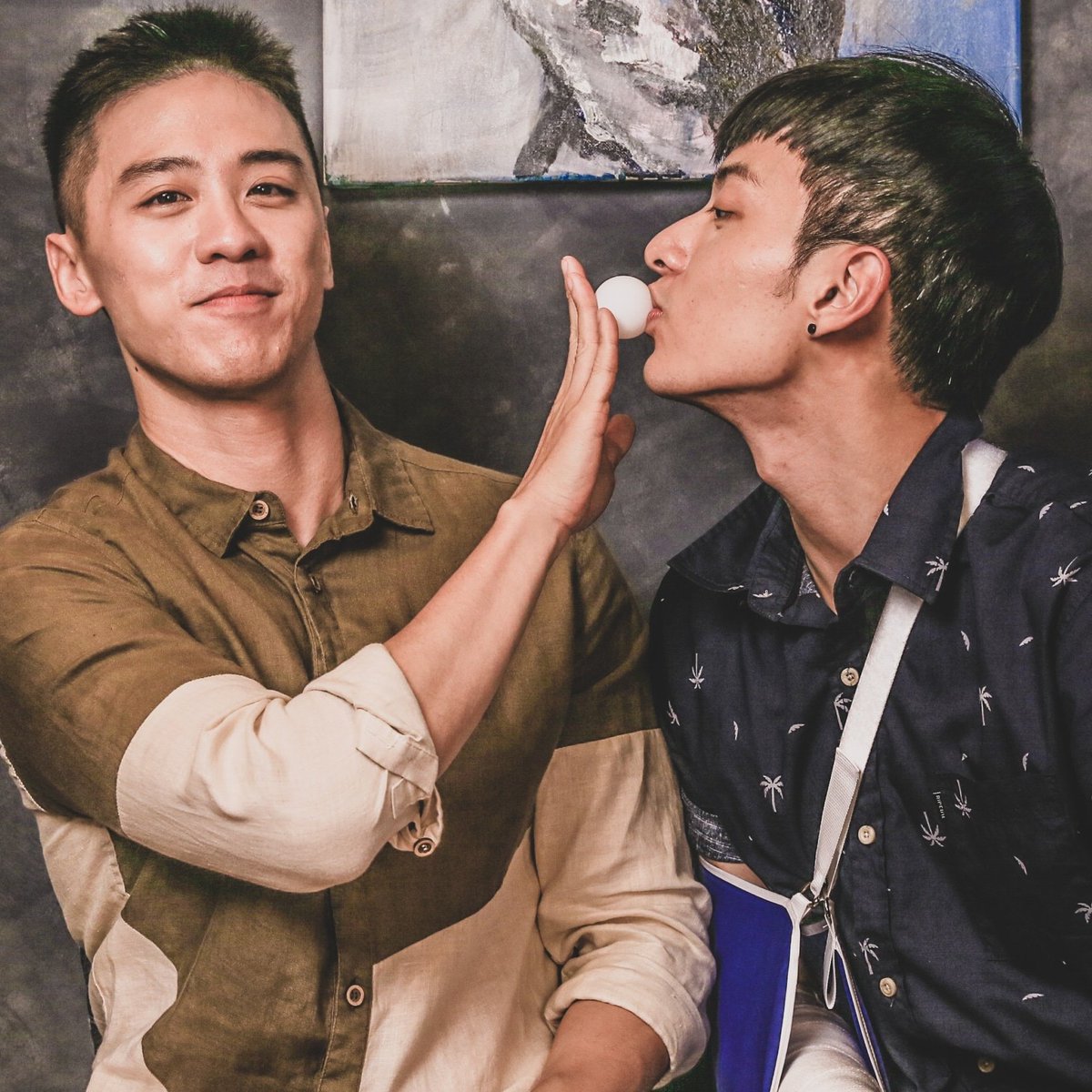 AdiamondLee's tweet photo. J:哥，親一個
多:走開!

《撲倒吧！男孩》 (そいつを押し倒せ)(Jump the boy!) l 喜歡召喚我的哥哥 今日撲倒 鍾岳軒 吳秩多 I BL l Adiamond Lee 鑽石導演編導 I 縱虎歸 製作 

點這裡看影片：https://t.co/hjCHiIWfP1 https://t.co/T34LFzmdMJ