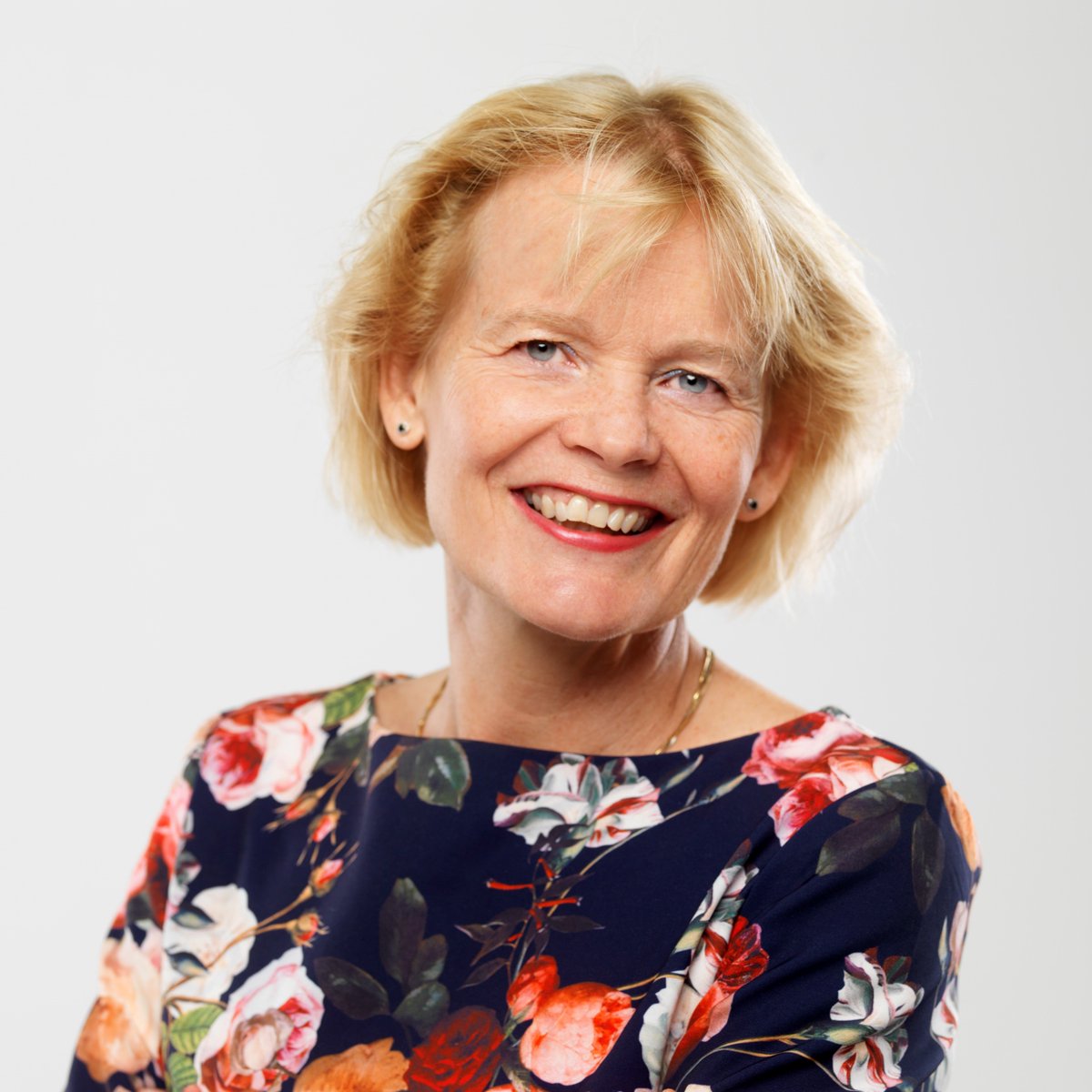 SALTOEindhoven's tweet photo. Groot nieuws! Margreet de Leeuw is vanaf 1 januari 2021 de nieuwe voorzitter college van bestuur van SALTO. Wij gaan haar met open armen ontvangen en samen met haar de ambities in het SALTO-Koersplan 2020-2024 realiseren! Meer info: https://t.co/DSKMKfhztn #SAMENSALTO https://t.co/2v0U5qWaXY