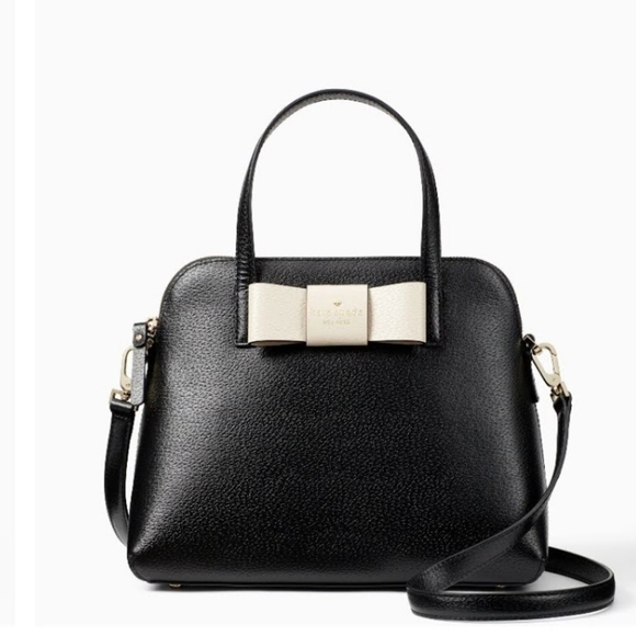 PuffSlayer's tweet photo. So good I had to share! Check out all the items I'm loving on @Poshmarkapp from @MeganKayHumble #poshmark #fashion #style #shopmycloset #katespade #stjohn #revoltjeans: https://t.co/5hAMyz32Mk https://t.co/Bmzcr9Blfh