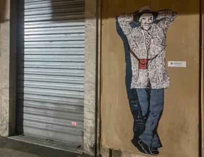 Adnkronos's tweet photo. Omaggio a #Mandrake comparso nella notte a Roma https://t.co/8Pq6jaiOAw https://t.co/lff5ofTyY4