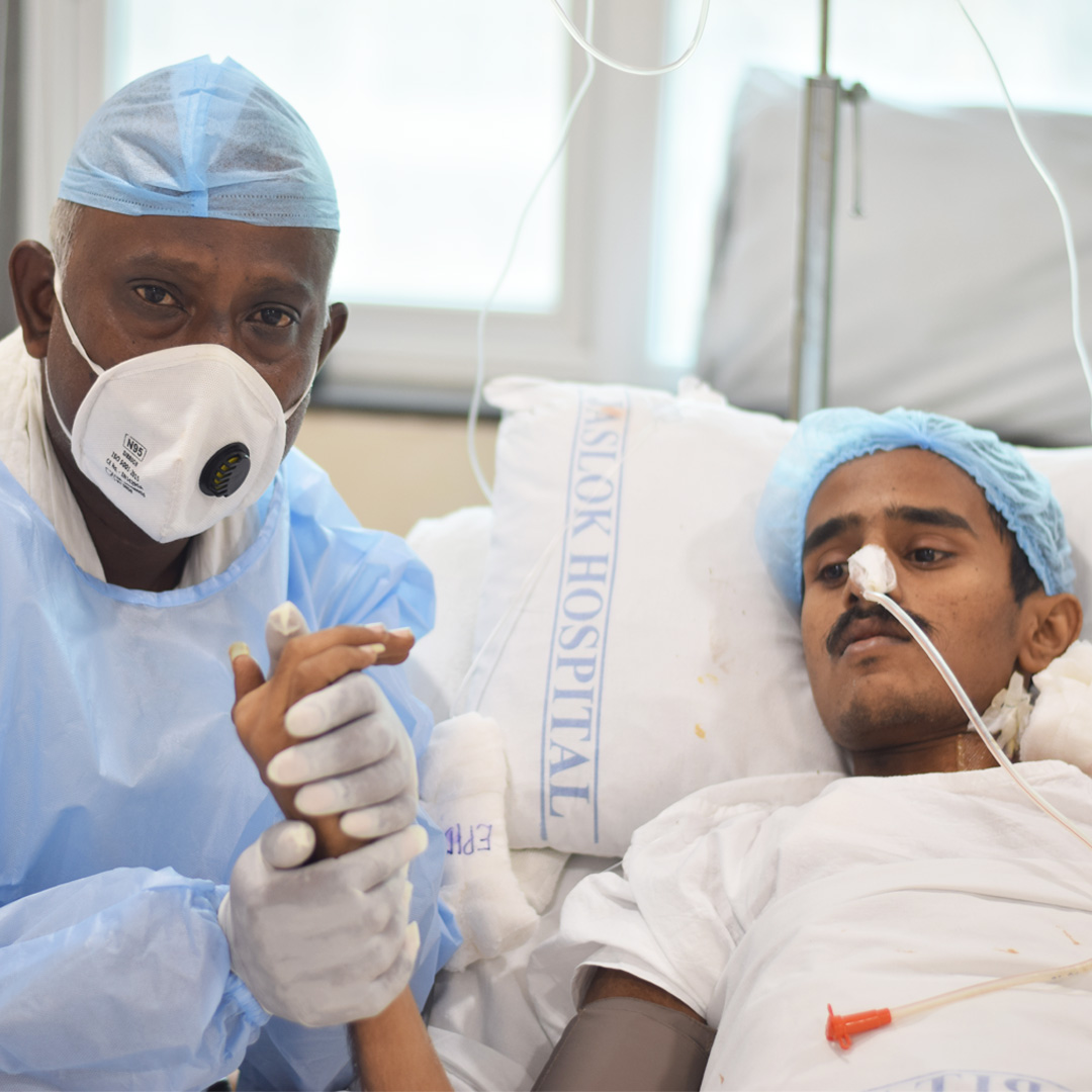 ketto's tweet photo. "My 23-YO son is dying of cancer. We're farmers &amp; we beg God for our son's health. We can't afford the treatment he needs but we can't watch him die. He is the apple of our eye."

Please help him here: https://t.co/a8C1Pg9vsK https://t.co/PDhfQpFX8f