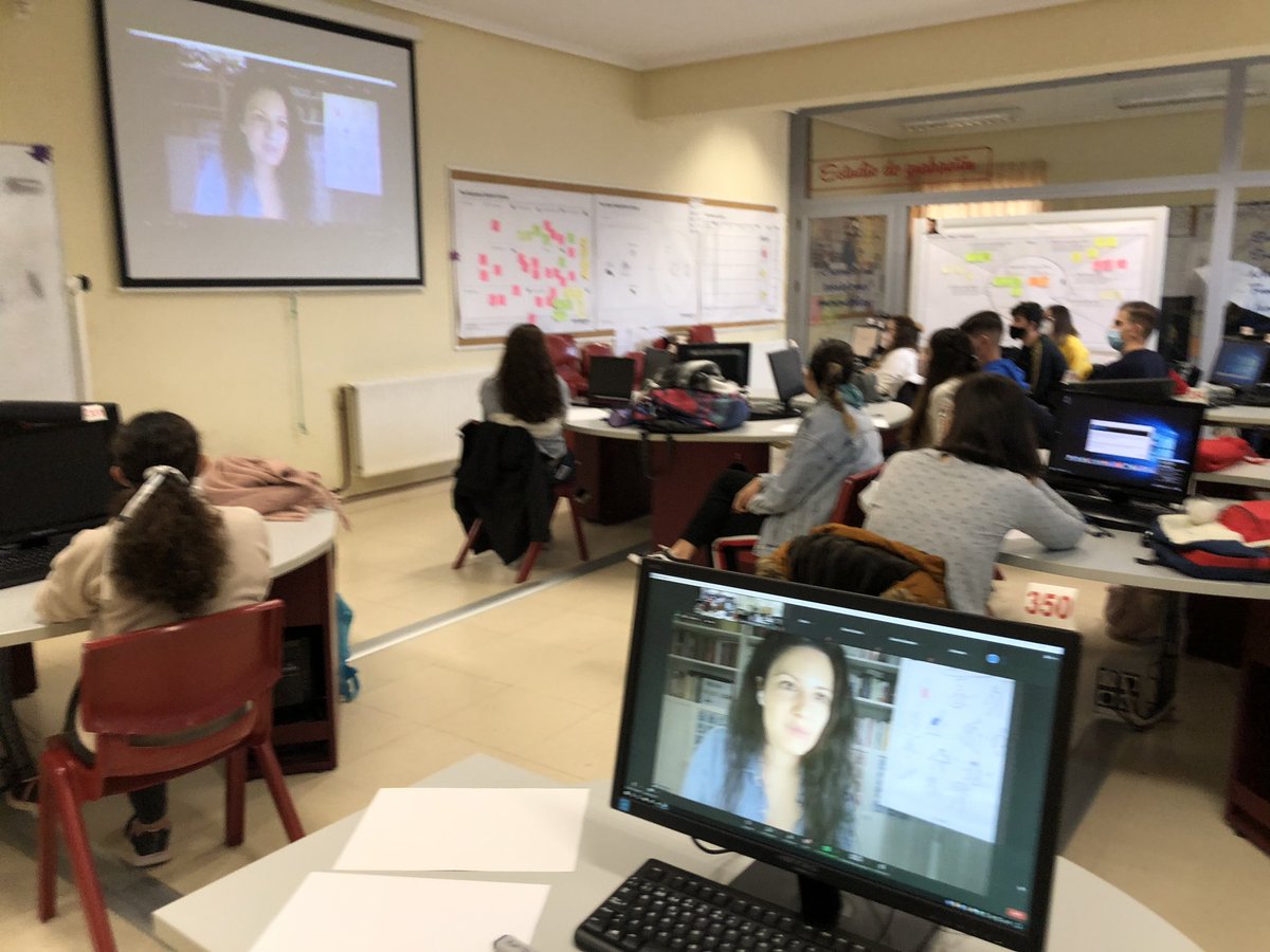 ppenalvera's tweet image. Comenzamos taller de #visualthinking con @_TIRURIRU_ 
Vamos a por una habilidad básica de hoy y fundamental en el proceso de #designthinking en el que estamos inmersos
Somos @FPinnovacion Somos #fpid @MarketTeacher @DualizaBankia