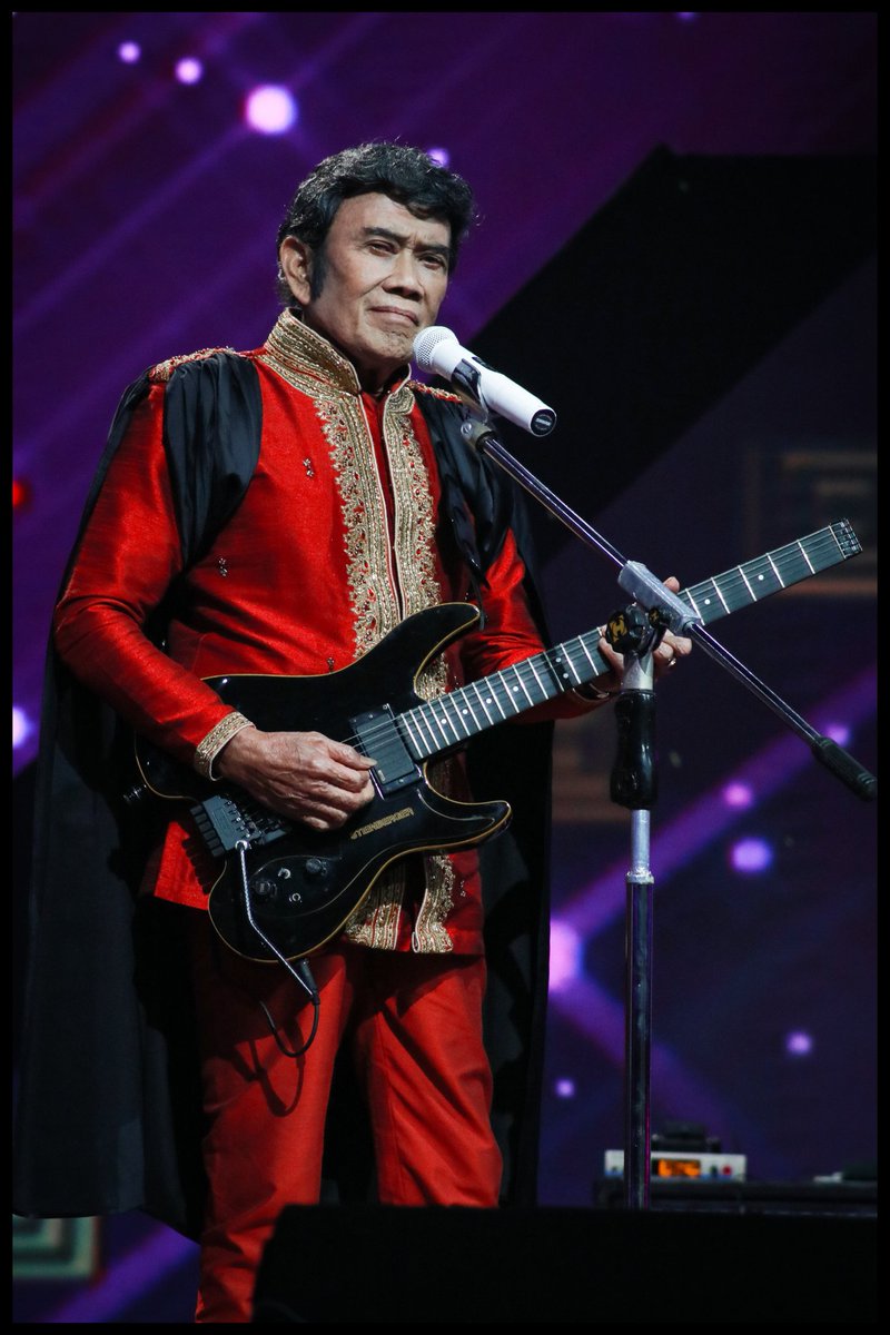 rhoma_official's tweet photo. Assalamualaikum Warahmatullahi Wabarakatuh.
Terima kasih banyak kepada #FORSA dan juga pemirsa dirumah yang telah menyaksikan penampilan saya dan #SONETA Group dalam acara #KonserKemenanganKDI2020 tadi malam.
#RhomaIrama #SONETA #KDI2020 #KonserKemenanganKDI2020 https://t.co/6A0ntThI9L