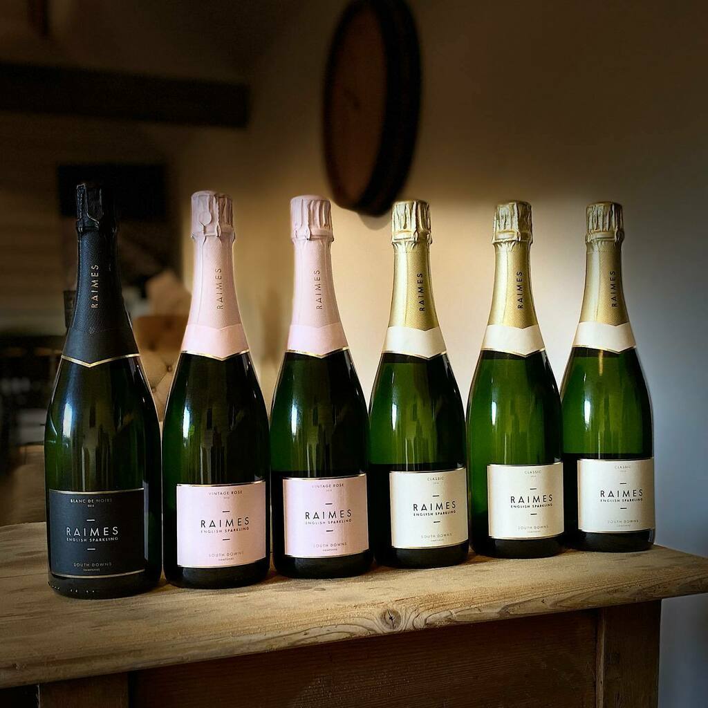 RaimesSparkling's tweet photo. Our #lockdownprice Winter Case is now available online with free delivery. Link in bio. Use coupon code FREE at checkout.
#raimes #winehelps #english https://t.co/051eachgUR https://t.co/b0XOxBsxC7