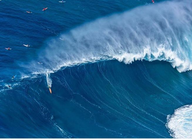 Keeping with this week’s #CreateYourLight theme of #ShootingActionAdventure, take a look at this shot taken by #NikonAmbassador <a href="/lucasgilman/">lucas gilman</a> of a record swell at Jaws in Maui, Hawaii. Captured using #Nikon #D850 and #NIKKOR #300mmf/4 bit.ly/3oQT6h3