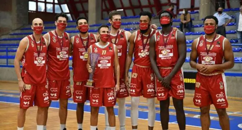 solobasket's tweet photo. #LEBOro | ANÁLISIS

Real Murcia: Un recién llegado a la élite del baloncesto español.

@launion12 disecciona a uno de los equipos ascendidos.

⬇️LINK
https://t.co/jxm5htU1Ua https://t.co/1HSb8IdCIu