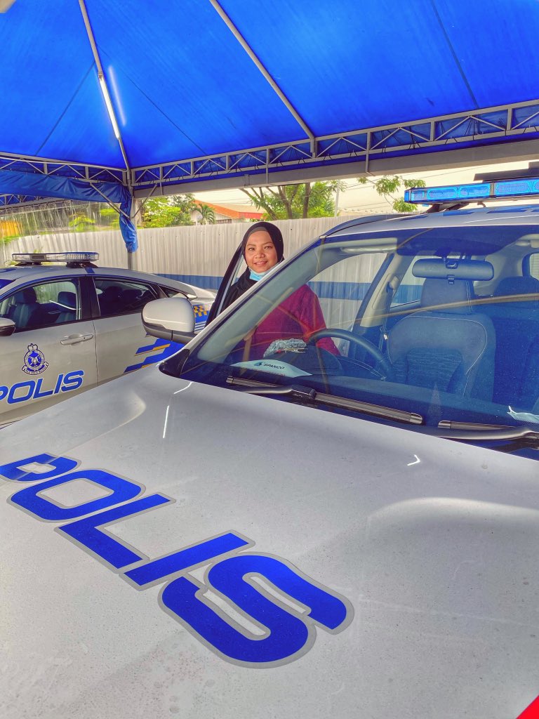 azlinasunny's tweet photo. Selesai urusan penerimaan KRJ Pengarah Sektor Pakar, Cawangan Jalan 

Alhamdulillah 
@JKRMalaysia https://t.co/mokMTSW3Oi