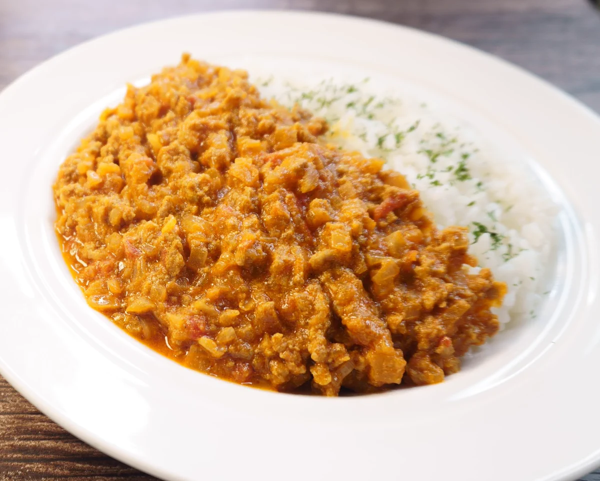 本場のものに近い仕上がりになる？！水を使わず素材の水分で作る「キーマカレー」のレシピ！