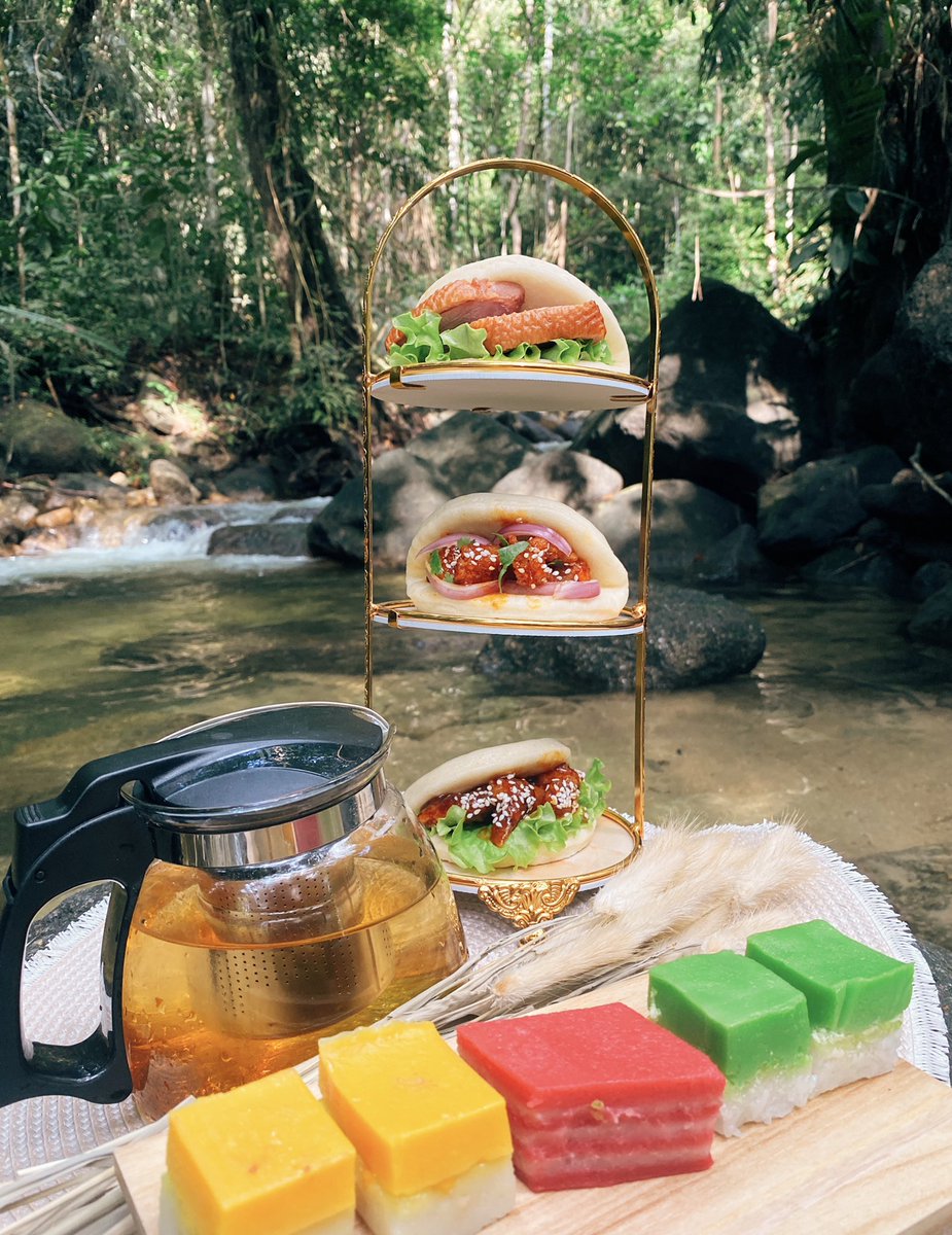 AhmadAzimAsri's tweet photo. Hai warga Ipoh 👋🏻 Pernah cuba Bao Bun tak? Sy ada menjual homemade Bao Bun dengan 3 pilihan filling : Honey BBQ, Spicy Korean n Smoked Duck! Siapa berminat boleh pm sy. Tak beli xpe, tp tlg RT support bisnes kecil sy ni hehe..@MohKeIpoh @viralperak https://t.co/w4yXf0nE1b