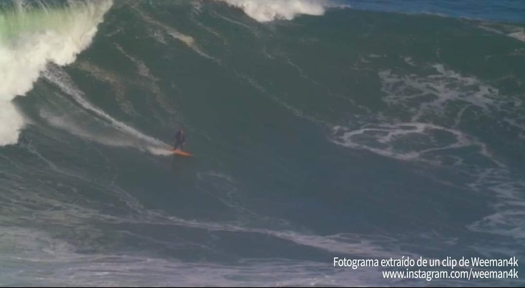 roberlas3's tweet photo. Acabáis de poner una imagen de una ola surfeada que decís que podría ser la más grande surfeda en españa... pues bien, está ola fue igualmente surfeada en Asturias en la costa de Llastres!! Cuál será mayor??? #Aruseros449 https://t.co/p7cjzDQPCz