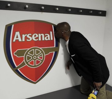 Happy birthday Ian Wright. A legend like no other. 