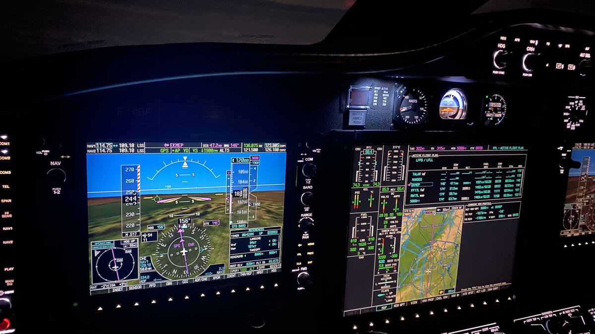 volsdemax's tweet photo. Petit vol cette nuit pour aller chercher un coeur. Le coeur est l’organe qui a la plus petite durée de vie en dehors du corps, chaque minute compte d’où l’importance du jet privé ! ✨ https://t.co/JSOw9YLED7